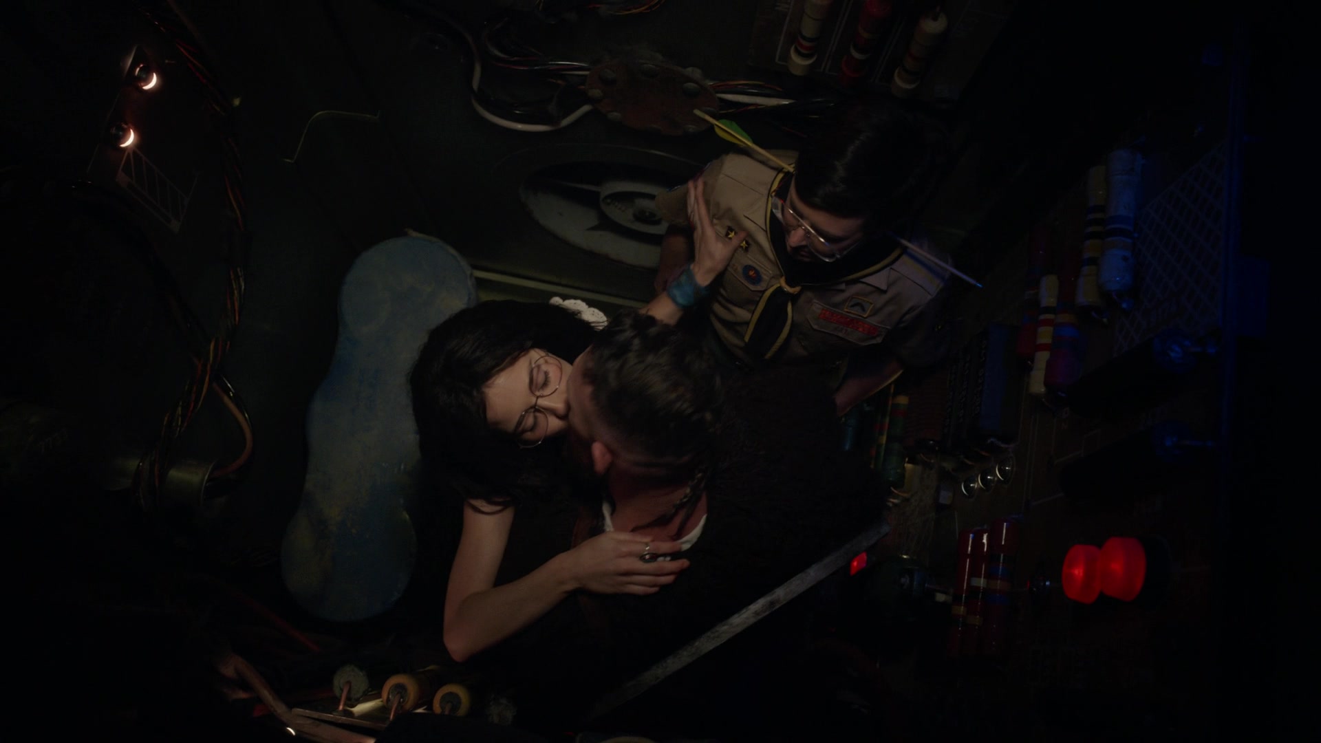 ghostscbs213_28122229.jpg