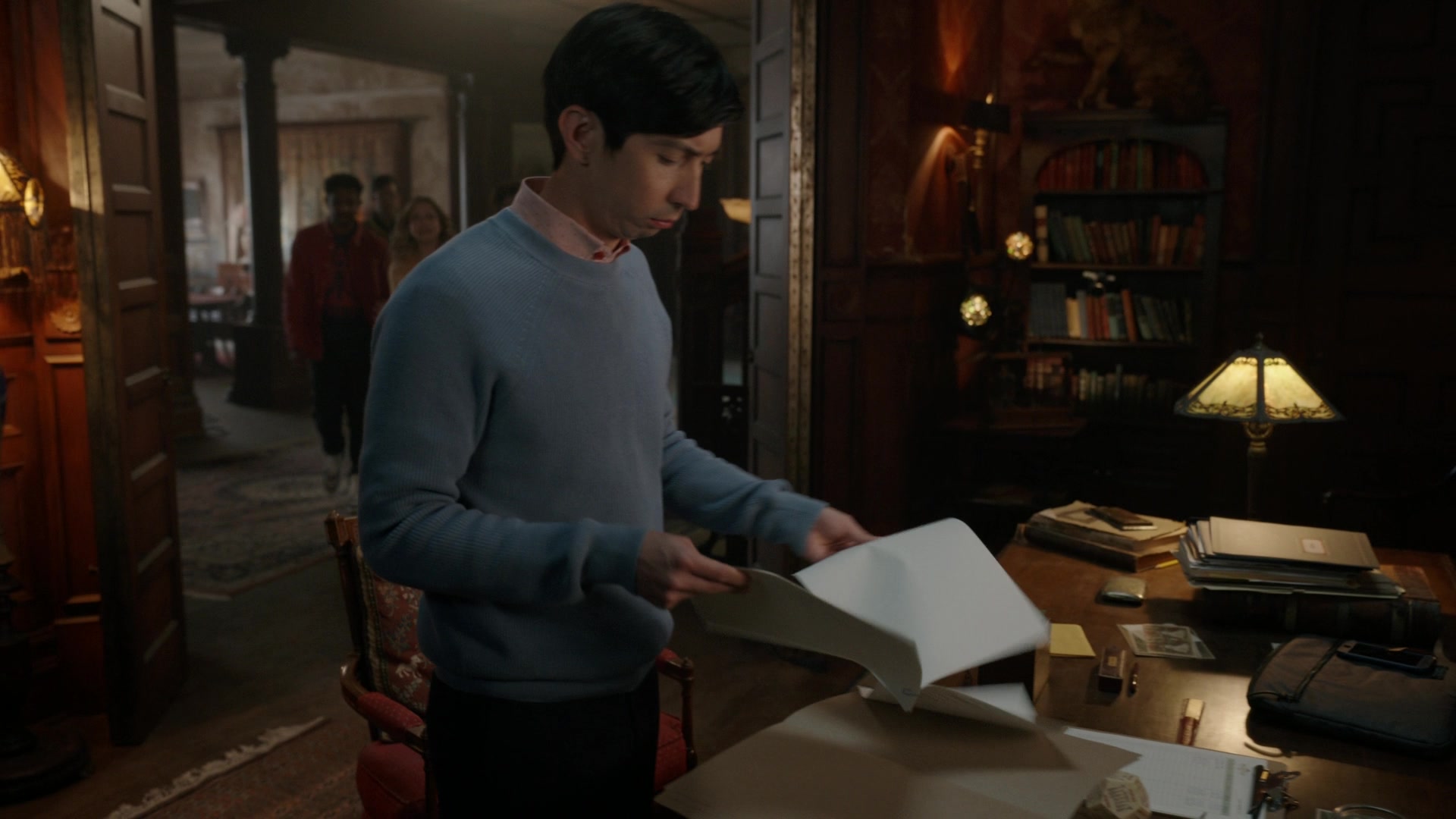 ghostscbs213_2881729.jpg