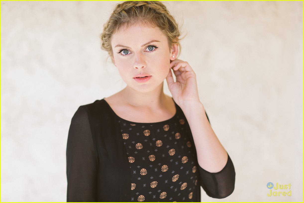 rose-mciver-zooey-mag-feature-08.jpg