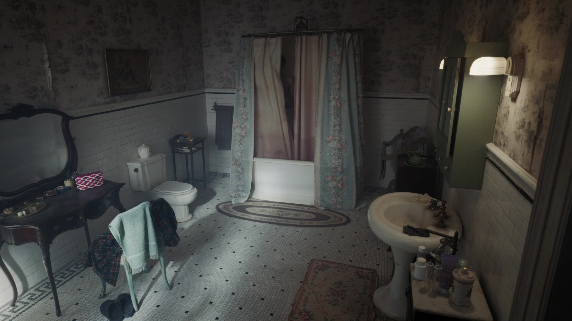 Ghosts_108_1570.jpg
